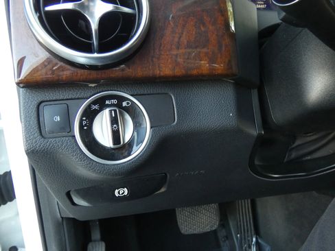 Used 2015 Mercedes-Benz GLK 350 2WD image 54