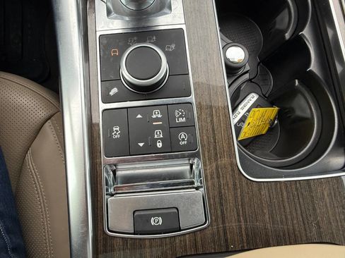 Used 2017 Land Rover Range Rover Sport HSE image 18