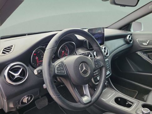 Certified 2019 Mercedes-Benz GLA 250 4MATIC image 19