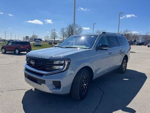 Used 2025 Ford Expedition Max Platinum image 3