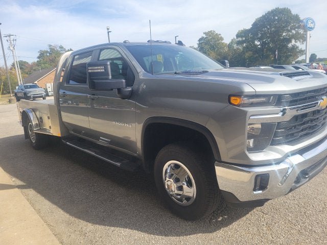 Used 2026 Chevrolet Silverado 3500 LT w/ Convenience Package AWD/4WD image 8