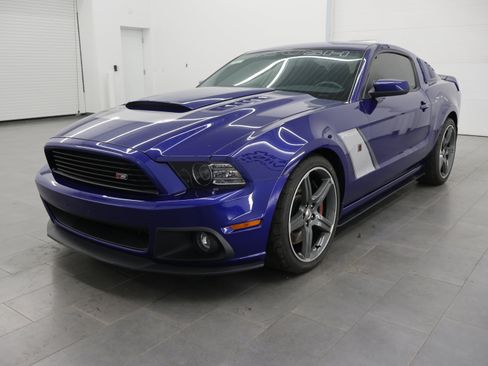 Used 2014 Ford Mustang GT w/ Equipment Group 301A image 7