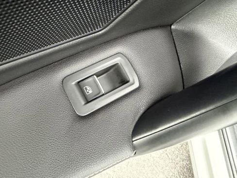 Used 2024 Volkswagen Tiguan Wolfsburg Edition image 31