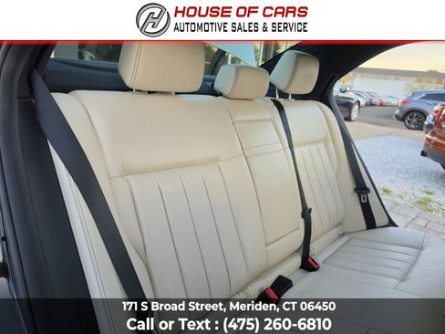 Used 2014 Mercedes-Benz E 350 4MATIC Sedan image 41