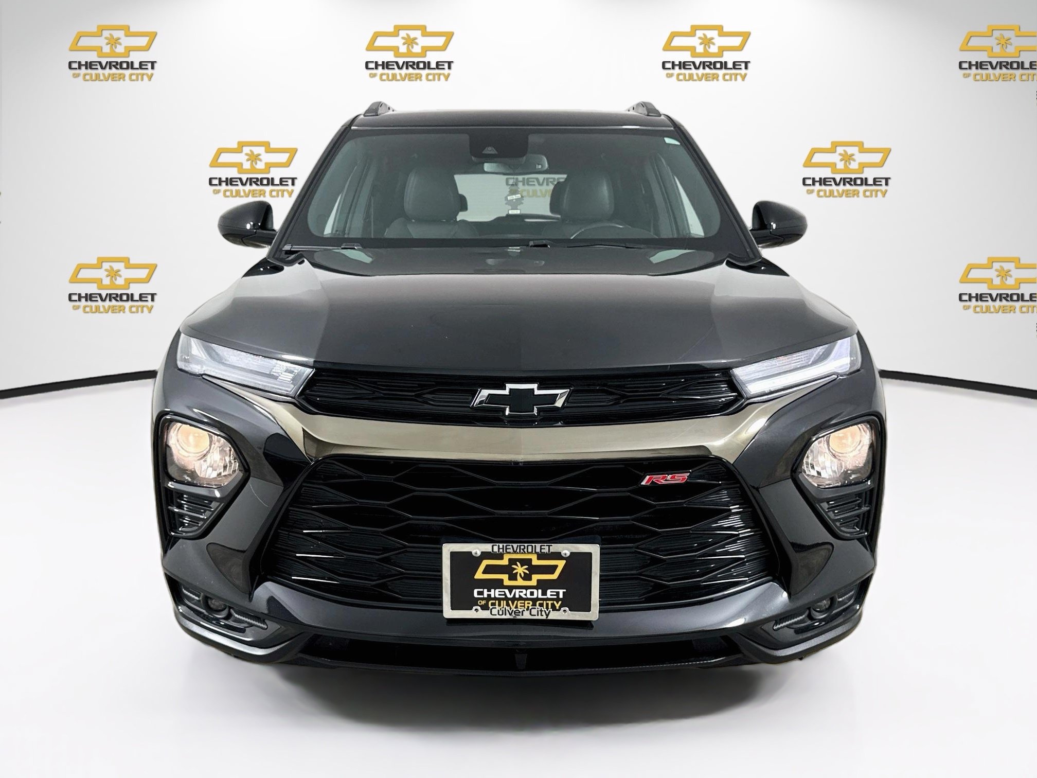 Used 2023 Chevrolet TrailBlazer RS w/ Convenience Package FWD image 2
