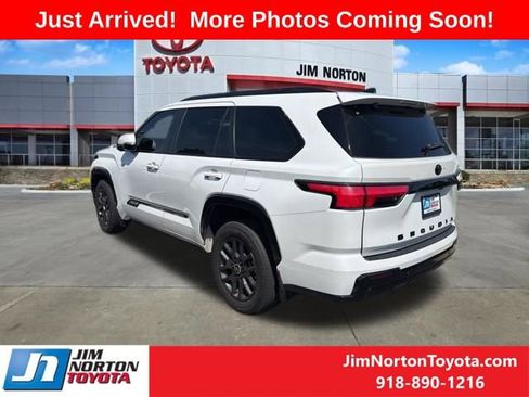 Used 2024 Toyota Sequoia Platinum AWD/4WD image 3
