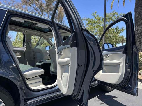 Used 2021 Volvo XC90 T5 Momentum AWD/4WD image 67