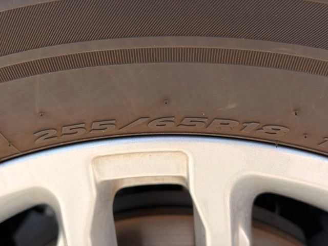 Used 2025 Ford Explorer Active RWD image 12