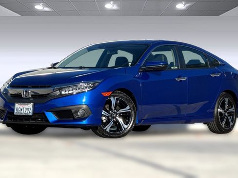 Used 2018 Honda Civic Touring image 25
