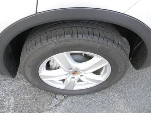 Used 2014 Porsche Cayenne S AWD/4WD image 26