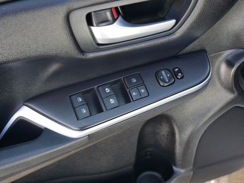 Used 2017 Toyota Camry SE image 19