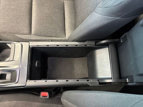 Used 2025 Toyota Camry LE image 30