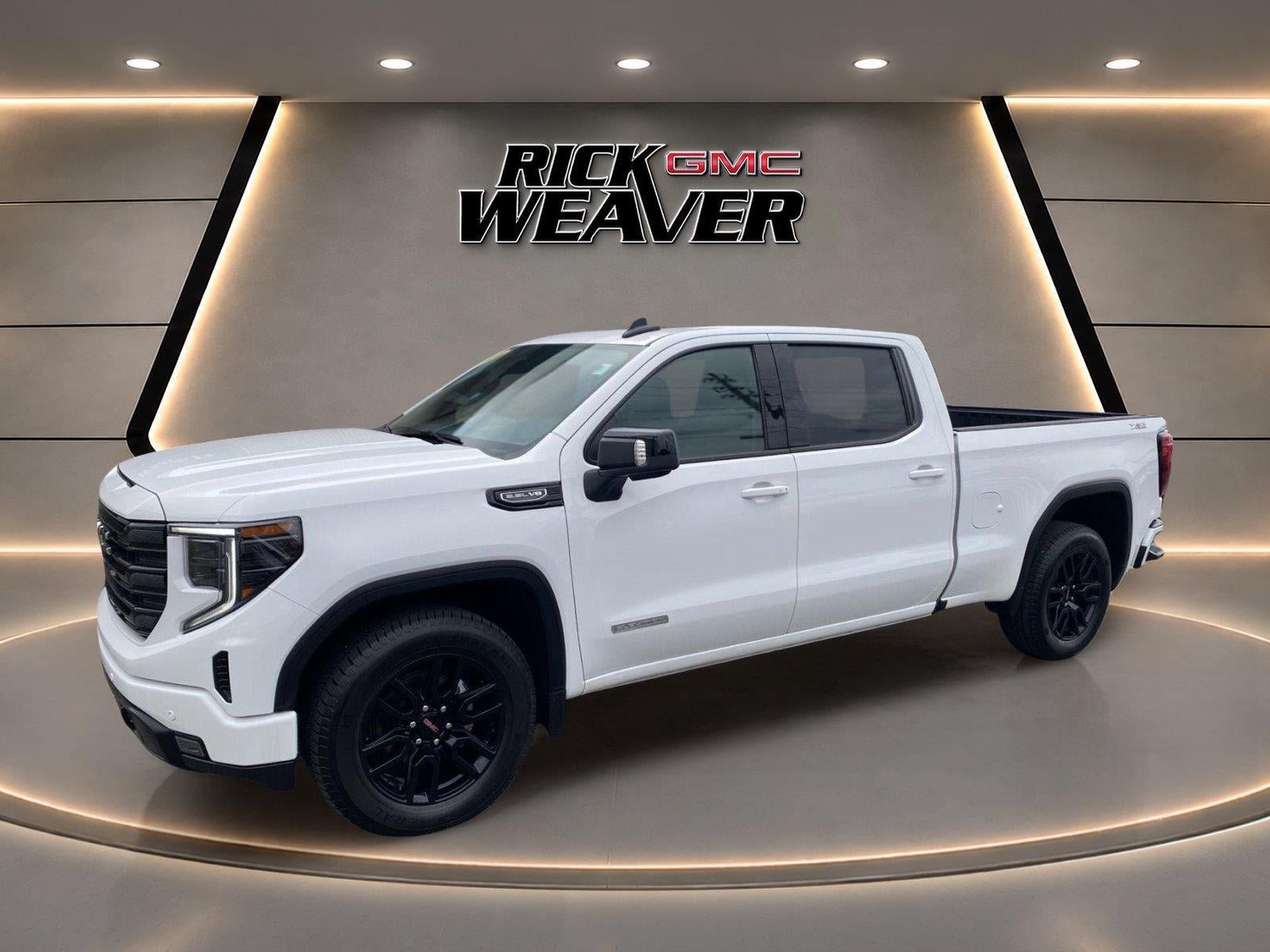 Used 2025 GMC Sierra 1500 Elevation w/ Elevation Premium Package AWD/4WD image 3