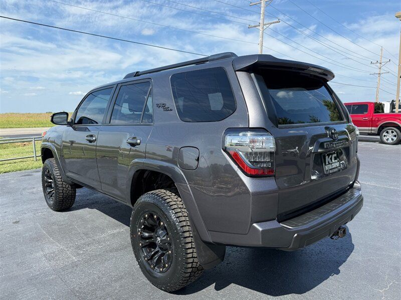 Used 2018 Toyota 4Runner TRD Off-Road w/ TRD Performance Package AWD/4WD image 9