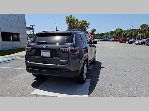 Used 2022 Jeep Compass Latitude image 30