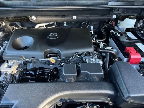 Used 2025 Toyota RAV4 XLE image 32