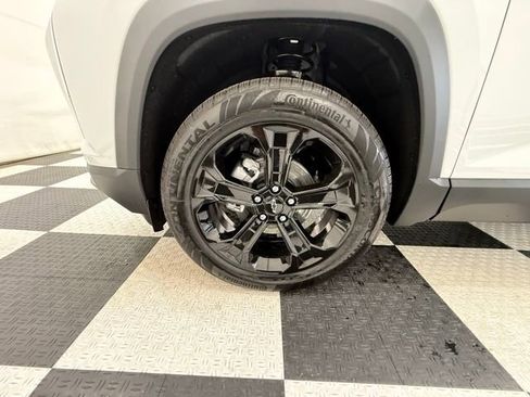 New 2026 Chevrolet Equinox LT AWD/4WD image 9