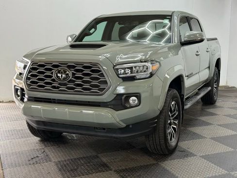 Used 2023 Toyota Tacoma TRD Sport image 4