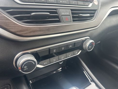 Used 2023 Nissan Altima 2.5 SV image 12