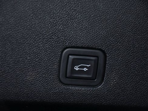 Used 2022 Cadillac XT6 Luxury AWD/4WD image 23