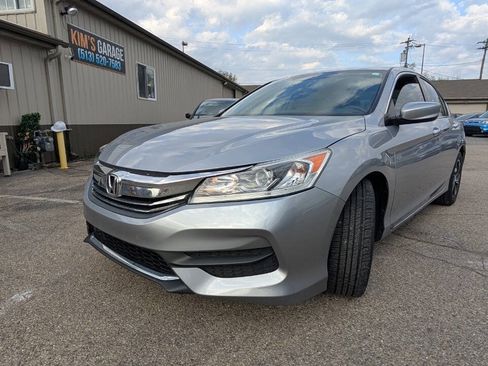 Used 2017 Honda Accord LX image 13