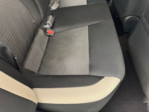 Used 2022 Nissan Versa SV image 32