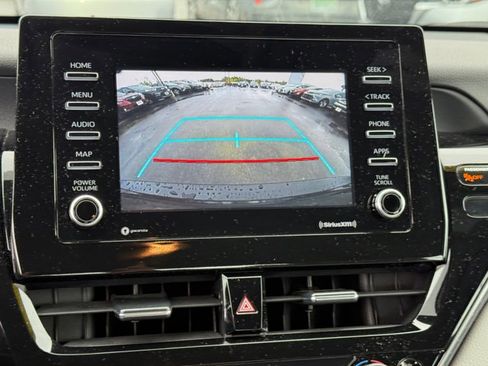 Used 2022 Toyota Camry SE image 23