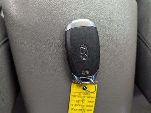 Used 2022 Hyundai Elantra SEL w/ Convenience + Premium Package FWD image 28