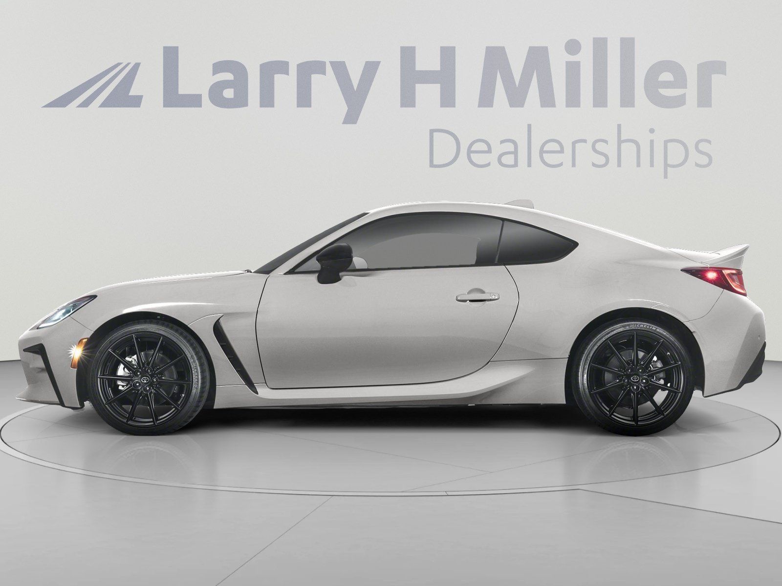 Used 2022 Toyota GR86 RWD image 5