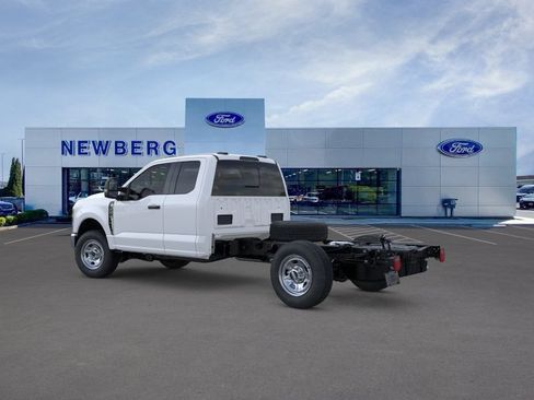 New 2026 Ford F350 XL w/ XL Chrome Package AWD/4WD image 6