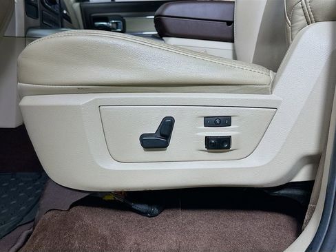 Used 2017 RAM 1500 Laramie image 23