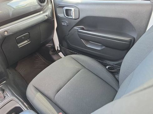 Used 2020 Jeep Gladiator Sport AWD/4WD image 18