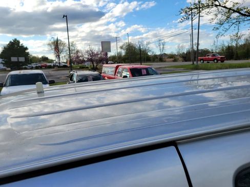 Used 2011 Chevrolet Express 3500 LS RWD image 17