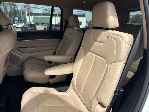 Used 2021 Jeep Grand Cherokee L Limited image 12