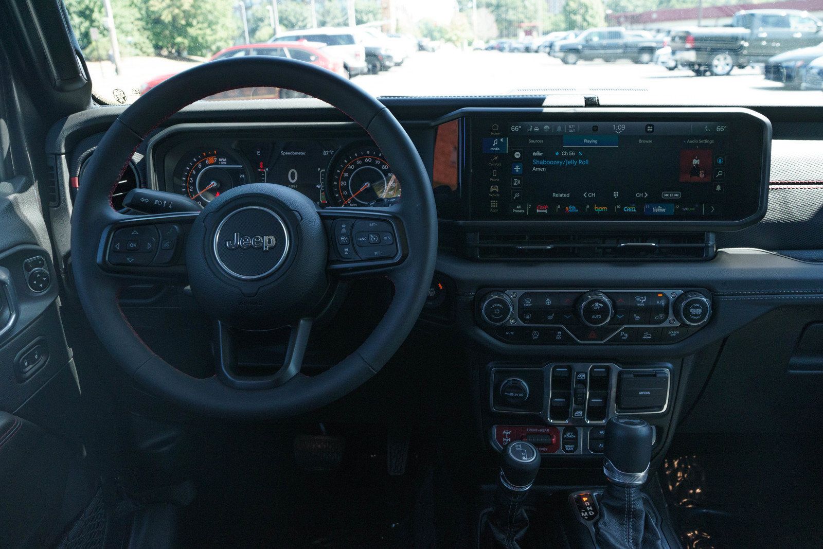 Used 2024 Jeep Wrangler Unlimited Rubicon w/ Safety Group AWD/4WD image 12