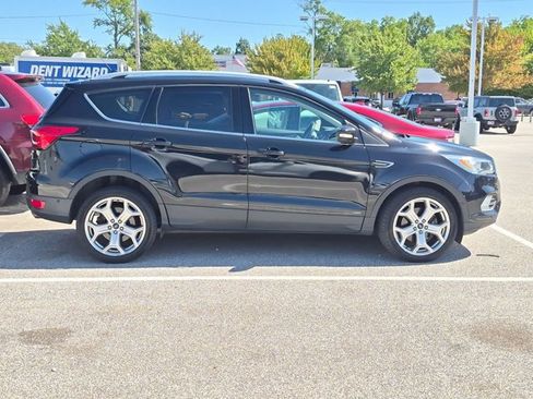 Used 2019 Ford Escape Titanium AWD/4WD image 4