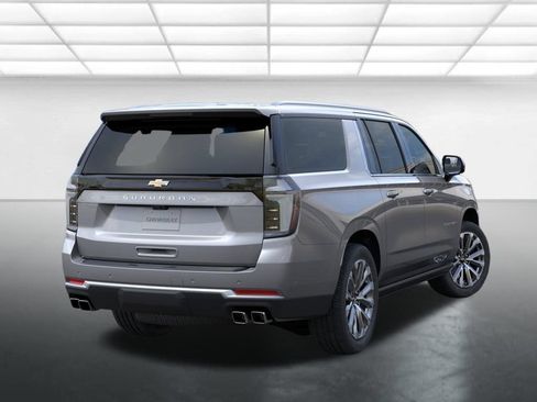 New 2026 Chevrolet Suburban High Country AWD/4WD image 5