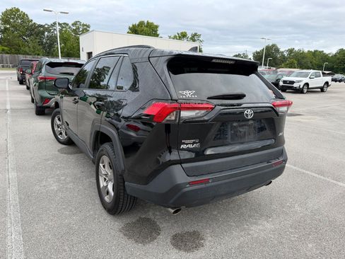 Used 2023 Toyota RAV4 XLE w/ Convenience Package FWD image 3