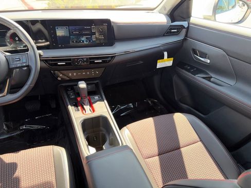 Used 2025 Nissan Kicks SR w/ SR Premium Package AWD/4WD image 22