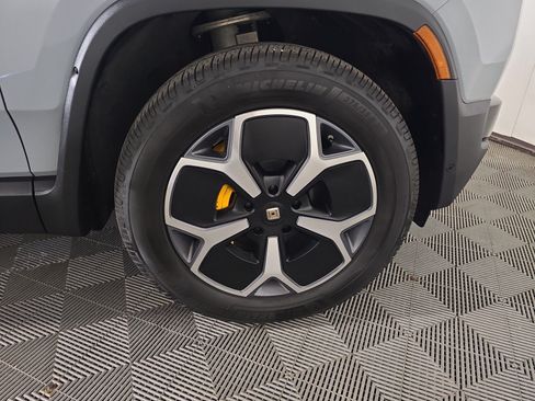 Used 2022 Rivian R1T Adventure AWD/4WD image 11