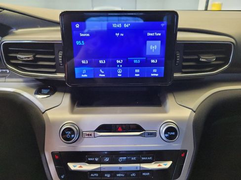 Used 2022 Ford Explorer XLT w/ Equipment Group 202A AWD/4WD image 25