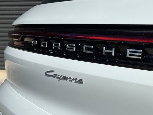 Certified 2026 Porsche Cayenne AWD/4WD image 26