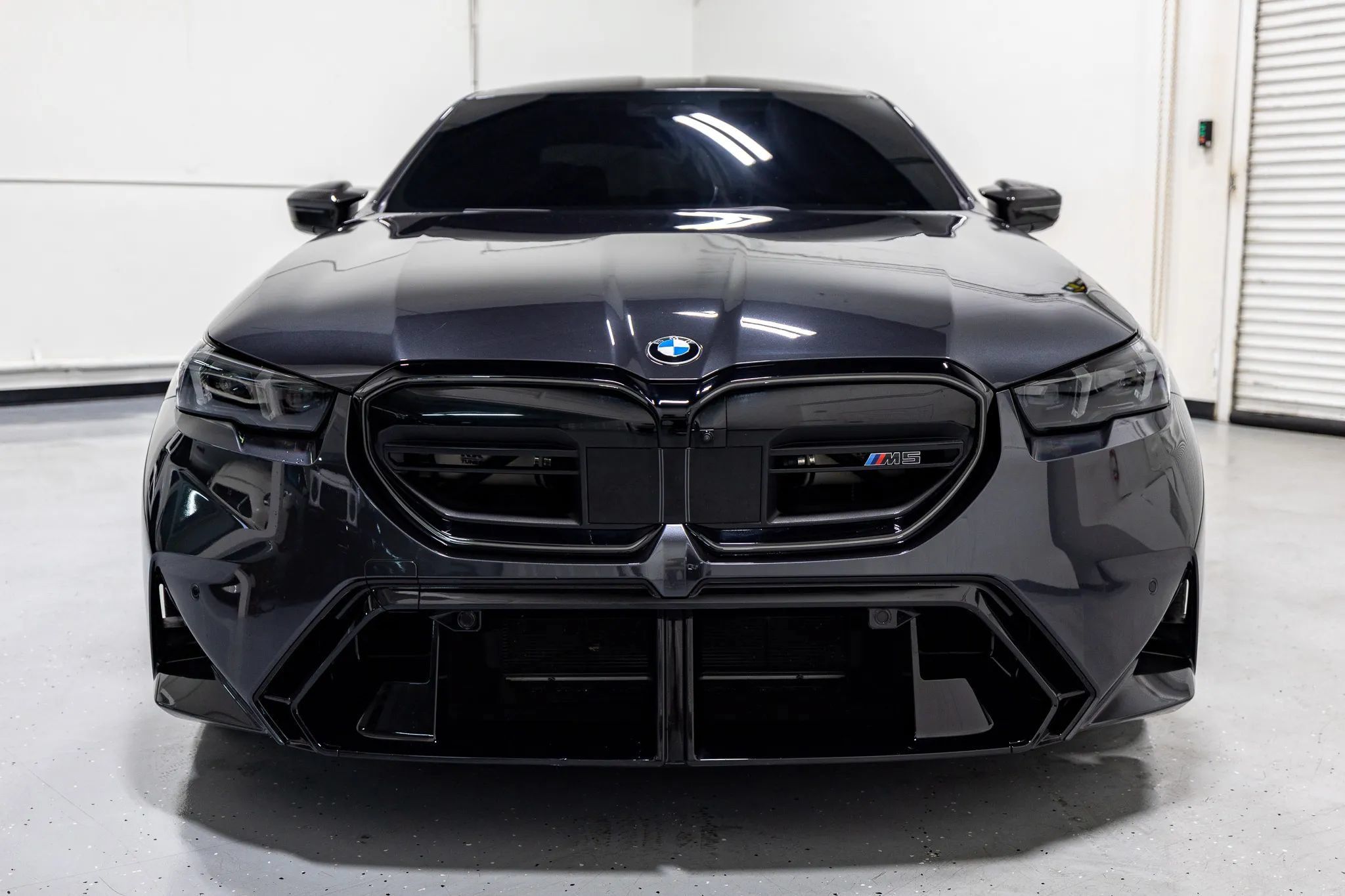 Used 2025 BMW M5 w/ Carbon Package AWD/4WD image 4