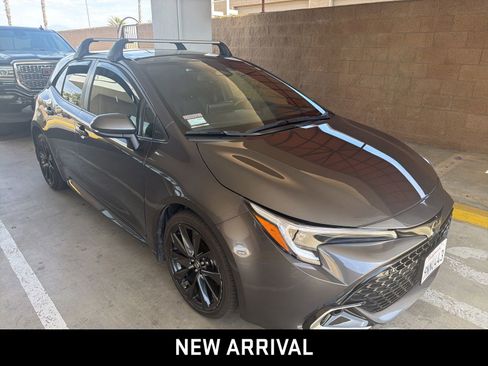 Used 2025 Toyota Corolla XSE FWD image 3