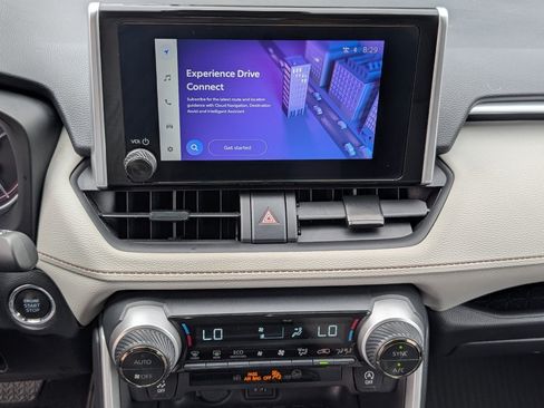 Used 2025 Toyota RAV4 XLE FWD image 17
