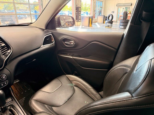 Used 2020 Jeep Cherokee Limited AWD/4WD image 18