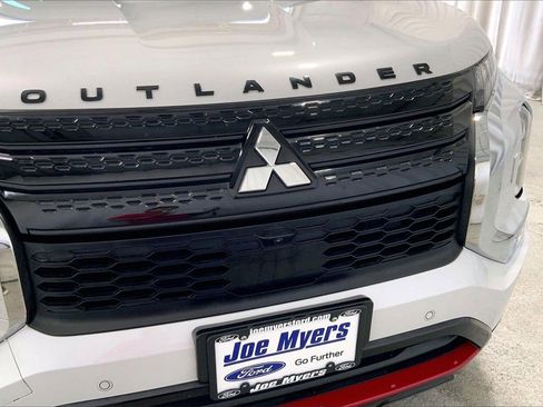Used 2023 Mitsubishi Outlander Ralliart image 30