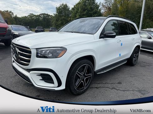 Used 2026 Mercedes-Benz GLS 450 4MATIC image 4