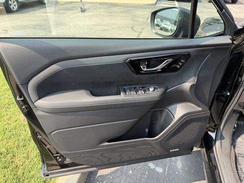 Certified 2026 Subaru Forester Touring AWD/4WD image 9