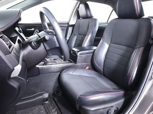 Used 2017 Toyota Camry SE FWD image 29